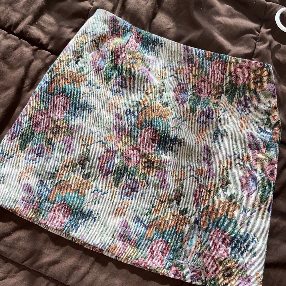 Size 8 Wild Fable embroidery skirt. Brand new, never worn.